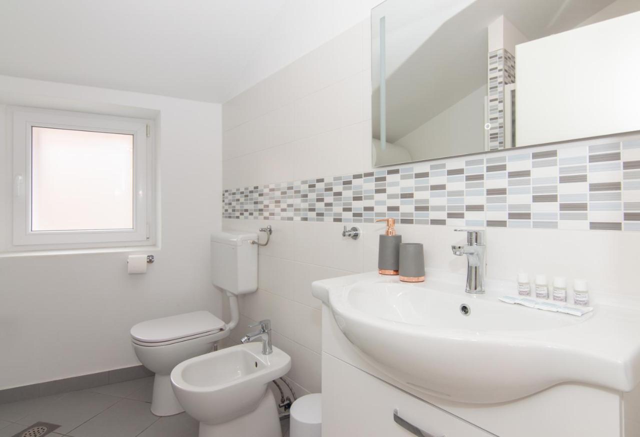 Apartments Elleon Piran By Locap Group Bagian luar foto