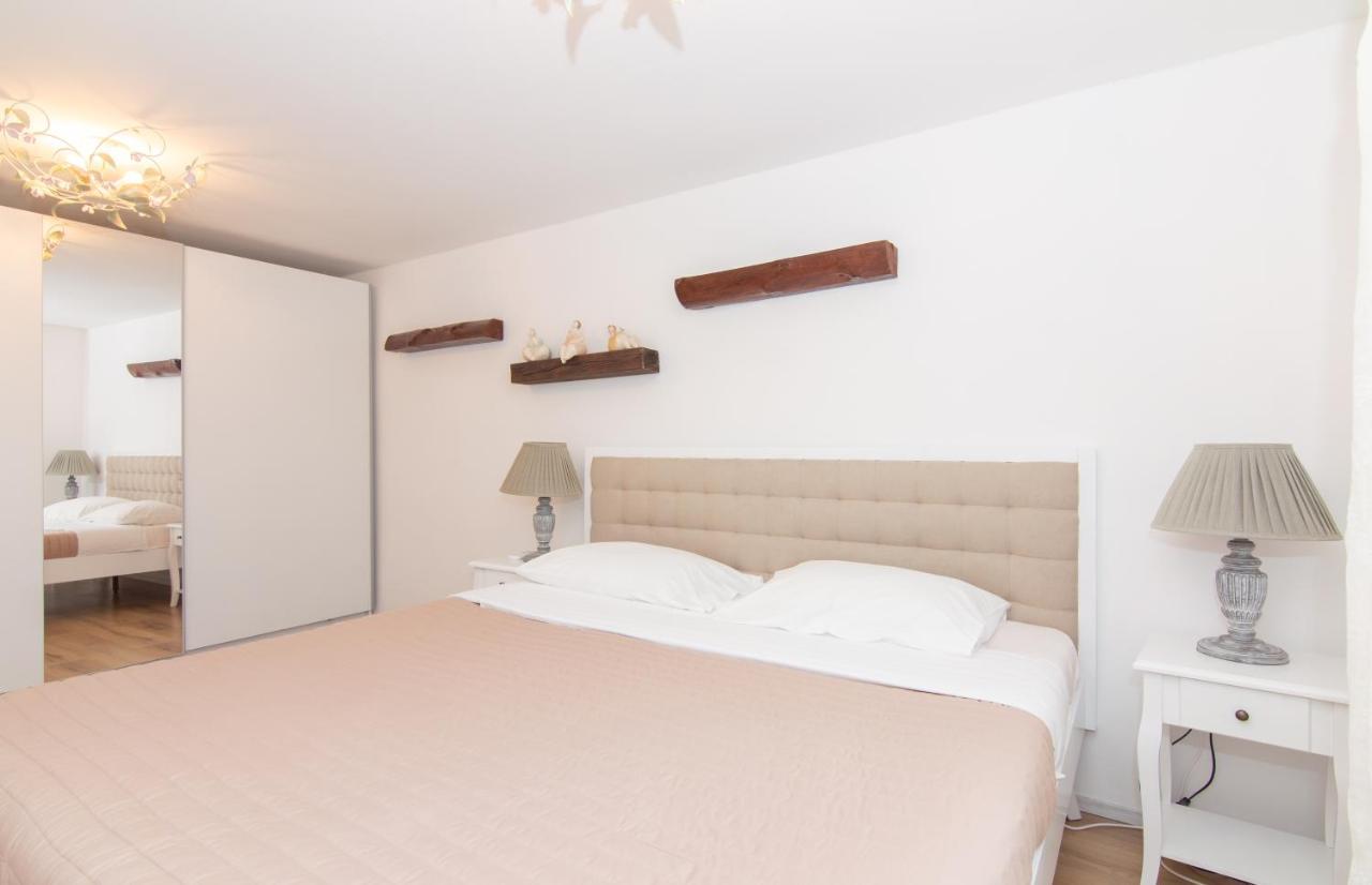 Apartments Elleon Piran By Locap Group Bagian luar foto